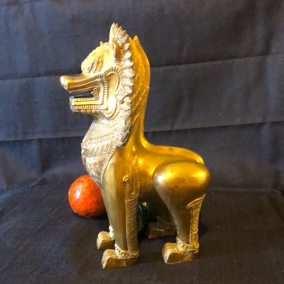 Khmer empire Foo dog, outstanding art work in solid brass circa 1950, 12”  high - Picture 3 of 10